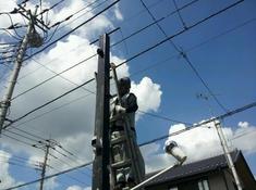 看板用支柱施工中