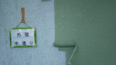 外壁塗装 中塗り施工中