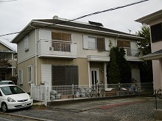 外壁塗装前 全景 全体的に痛みが見えるかと思います。色もあせてきてました。