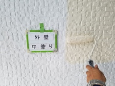 外壁塗装中塗り