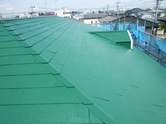 屋根塗装施工後 全体状態。