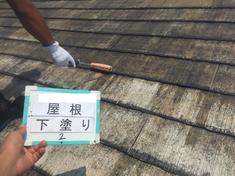屋根塗装　下塗り2回目施工中