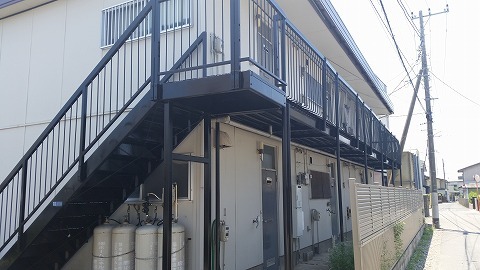外壁塗装リフォーム施工事例: アパート　鉄部・階段塗装・防水工事