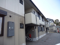 施工前全景 やはり汚れが目立つ箇所が多々あります。