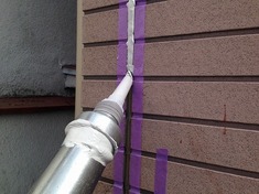 外壁2コーキング中