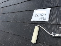 屋根塗装　 下塗り1回目施工中 