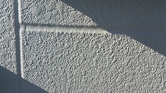 外壁 コーキング完了 クラック(ひび割れ)を起こしていた部分をコーキングで増し打ちを行いました。