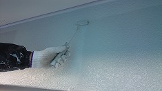外壁塗装 上塗2回目 中塗りが全部終われば上塗りの2回目にはいります。どんどん完成に近づいていきます。