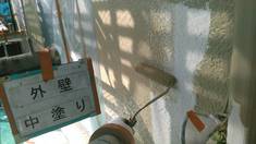 外壁塗装 中塗り施工中