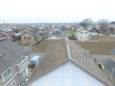 屋根施工前 かなり痛んでいました。